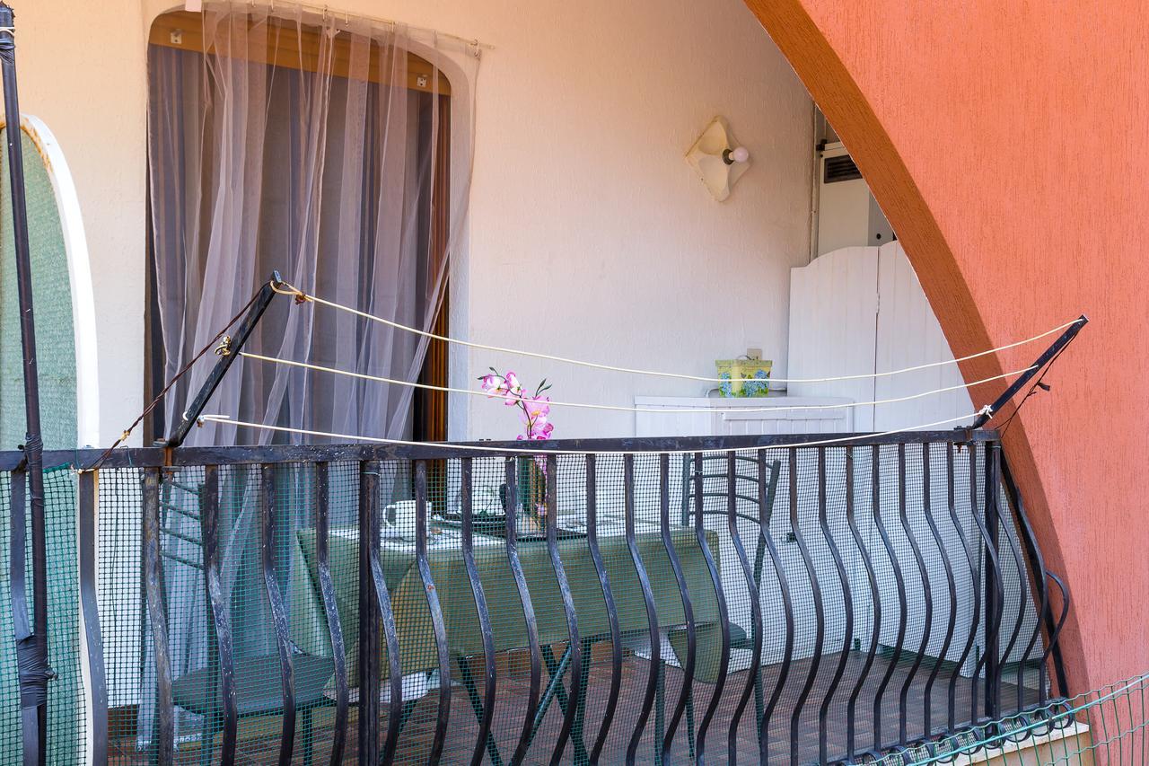 Casa Di Paola Lägenhet Giardini Naxos Exteriör bild